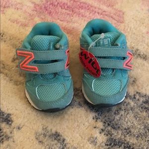NWT New Balance KV888 kids size 2 wide